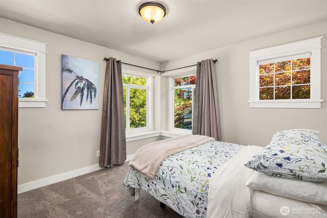 1109 33rd Avenue E, Seattle, WA 98112