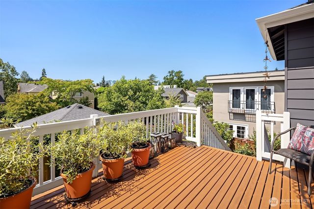 1109 33rd Avenue E, Seattle, WA 98112