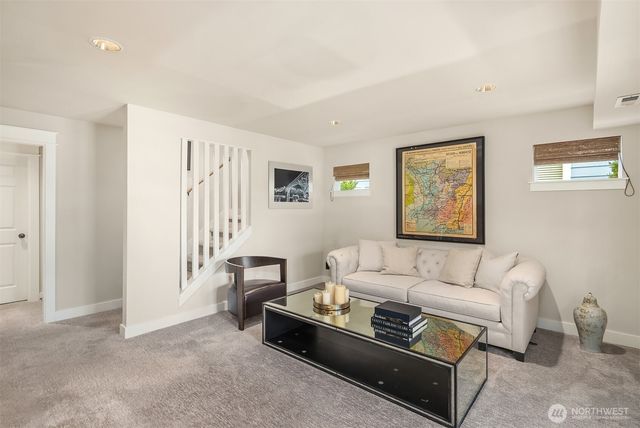 1109 33rd Avenue E, Seattle, WA 98112