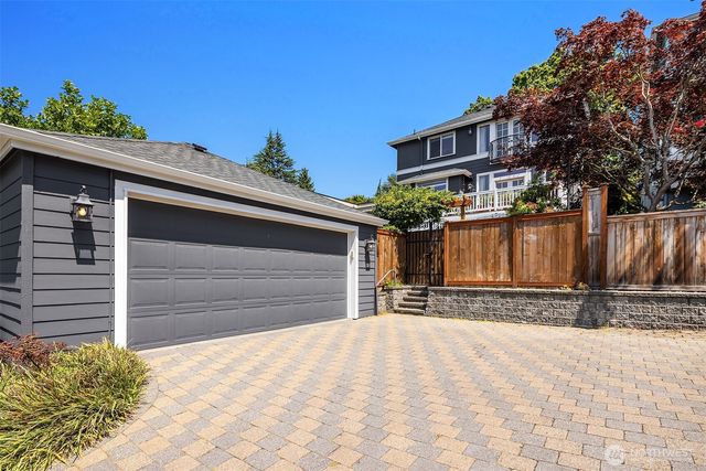 1109 33rd Avenue E, Seattle, WA 98112