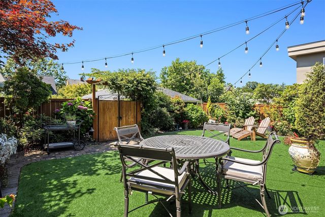 1109 33rd Avenue E, Seattle, WA 98112