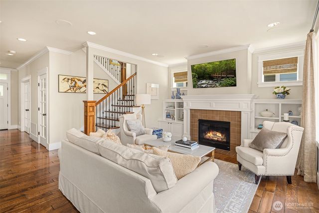 1109 33rd Avenue E, Seattle, WA 98112