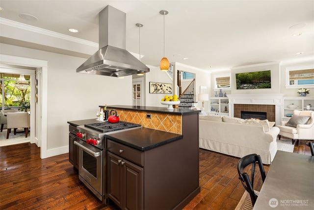 1109 33rd Avenue E, Seattle, WA 98112