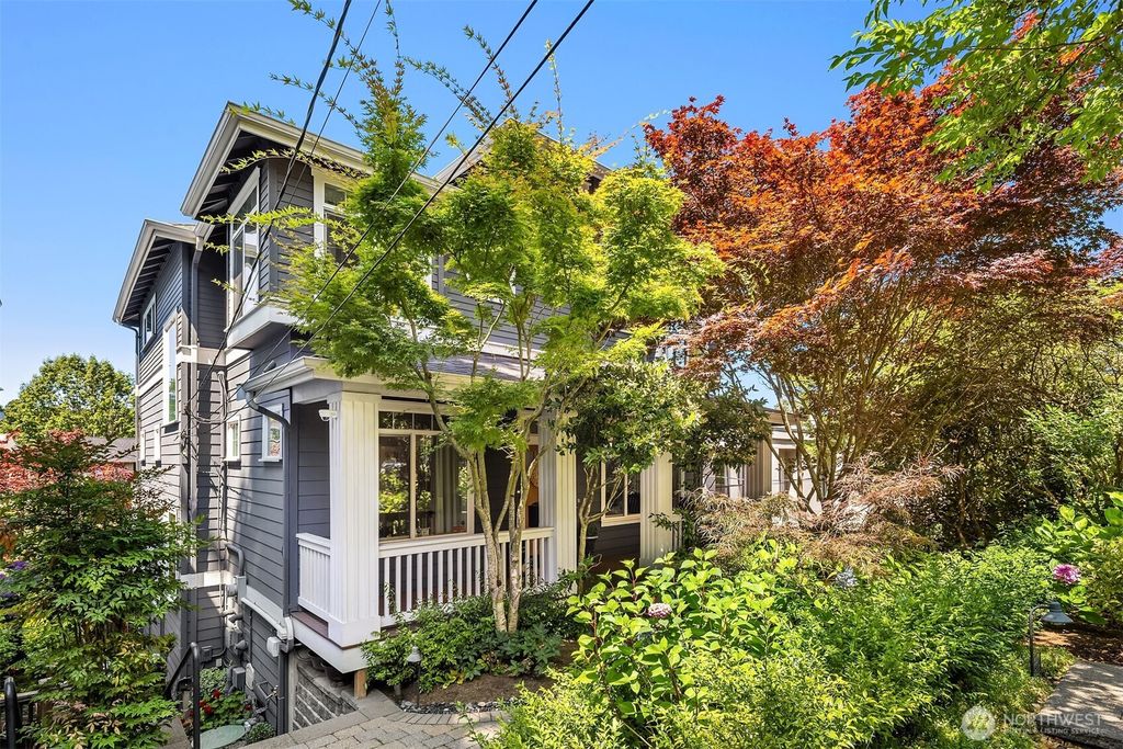 1109 33rd Avenue E, Seattle, WA 98112