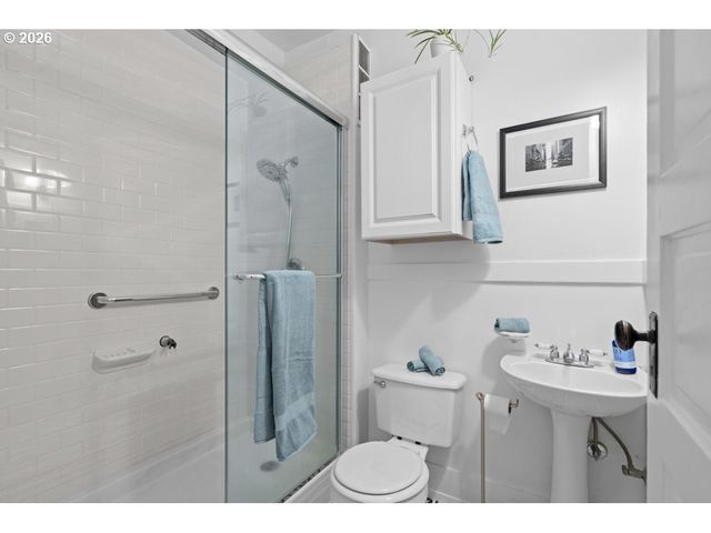 1631 Nw EVERETT St 208, Portland, OR 97209