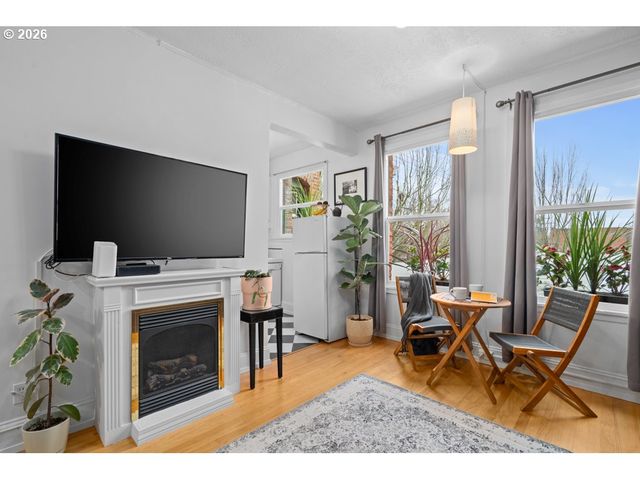 1631 Nw EVERETT St 208, Portland, OR 97209