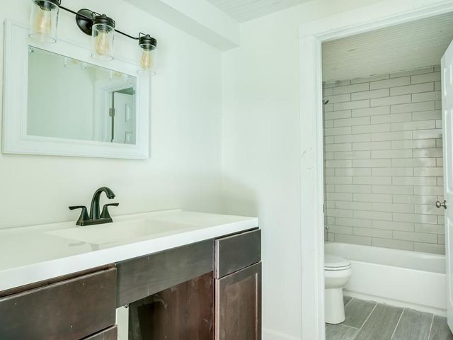 110 S Main ST 103, Elgin, TX 78621