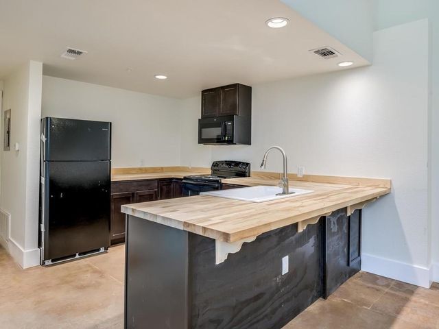 110 S Main ST 103, Elgin, TX 78621
