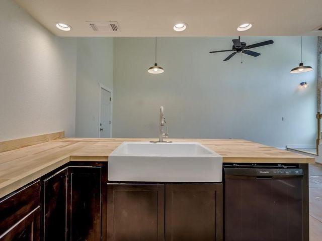 110 S Main ST 103, Elgin, TX 78621