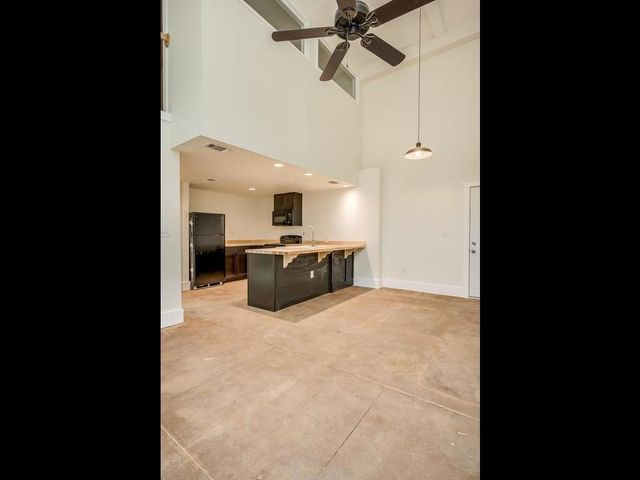 110 S Main ST 103, Elgin, TX 78621