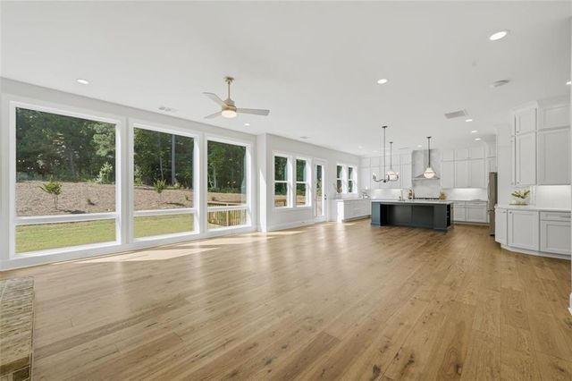401 Oakleigh Avenue, Woodstock, GA 30188