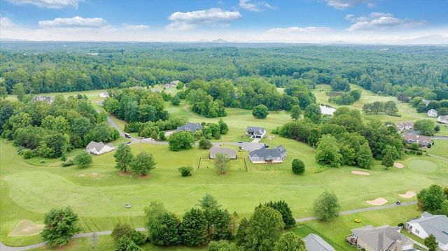 156 Bentgrass DR, Hardy, VA 24101