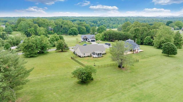 156 Bentgrass DR, Hardy, VA 24101