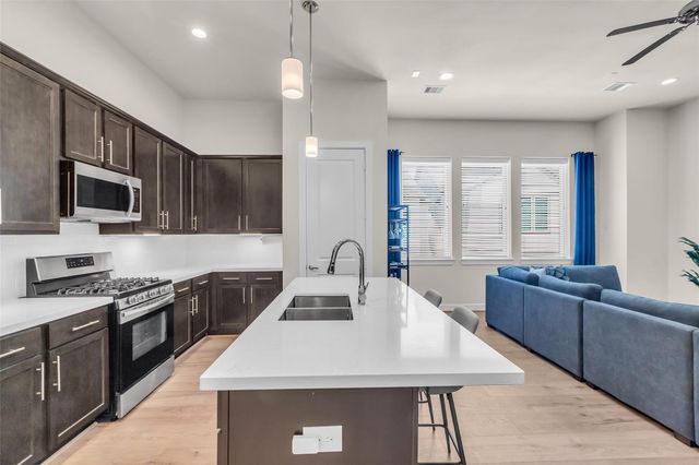 144 Knightsbridge Park Lane, Houston, TX 77018