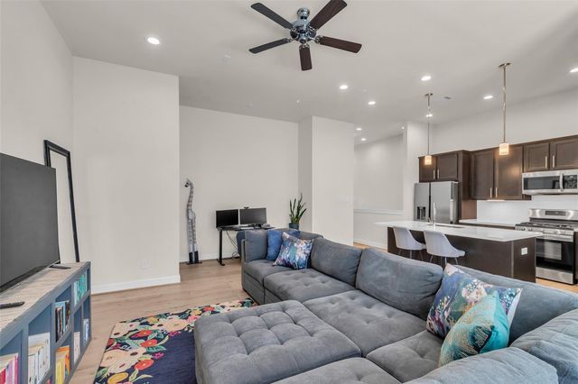 144 Knightsbridge Park Lane, Houston, TX 77018