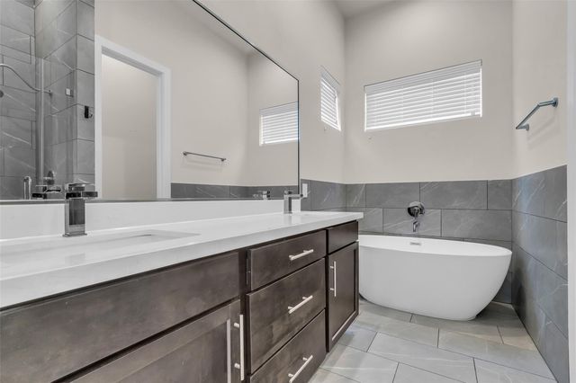 144 Knightsbridge Park Lane, Houston, TX 77018