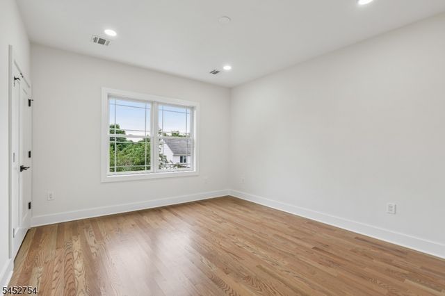 318 Halsey Rd, Parsippany-troy Hills Twp., NJ 07054