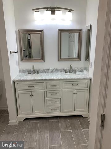 3 BRIDLE CT, Cherry Hill, NJ 08003