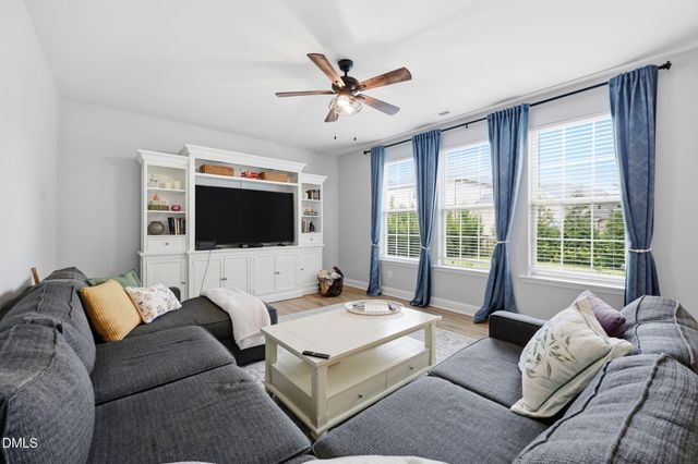 539 River Dell Townes Avenue, Clayton, NC 27527