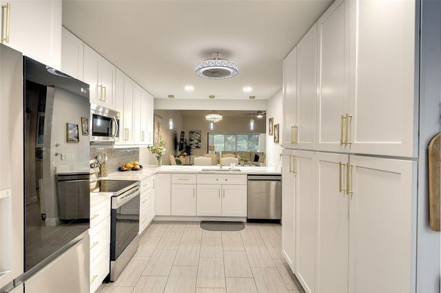 4034 WILSHIRE CIRCLE E 154, Sarasota, FL 34238
