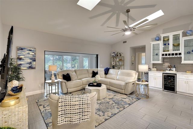4034 WILSHIRE CIRCLE E 154, Sarasota, FL 34238