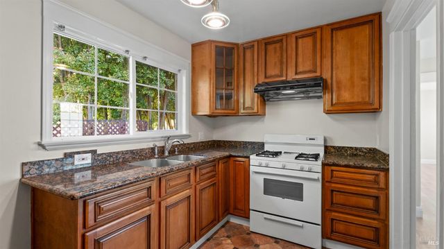 11 San Rafael Ave, San Rafael, CA 94901