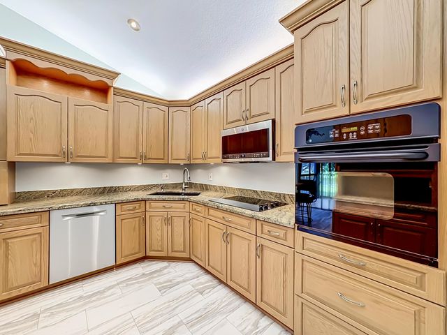 3451 Jog Park Drive, Greenacres, FL 33467