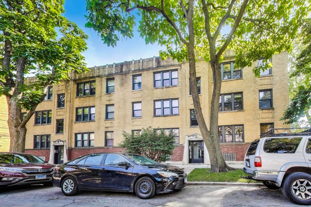 2723 W Wellington Avenue 1, Chicago, IL 60618