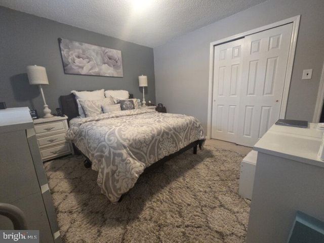 6 DORI CT, Sicklerville, NJ 08081