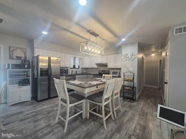 6 DORI CT, Sicklerville, NJ 08081