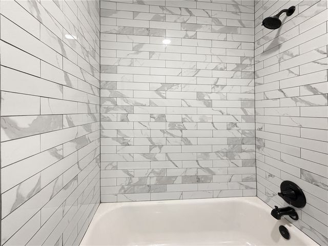 37 Valley View Circle, Bentonville, AR 72712