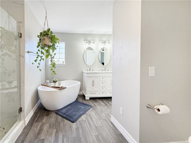 37 Valley View Circle, Bentonville, AR 72712