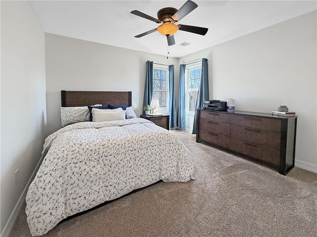 37 Valley View Circle, Bentonville, AR 72712