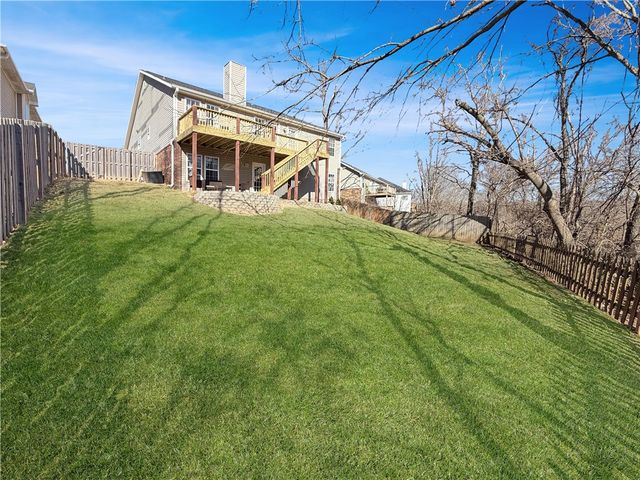 37 Valley View Circle, Bentonville, AR 72712