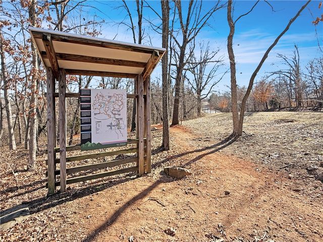 37 Valley View Circle, Bentonville, AR 72712