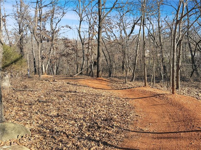 37 Valley View Circle, Bentonville, AR 72712