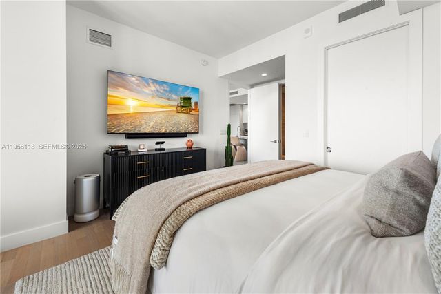 5775 Collins Ave 1405, Miami Beach, FL 33140