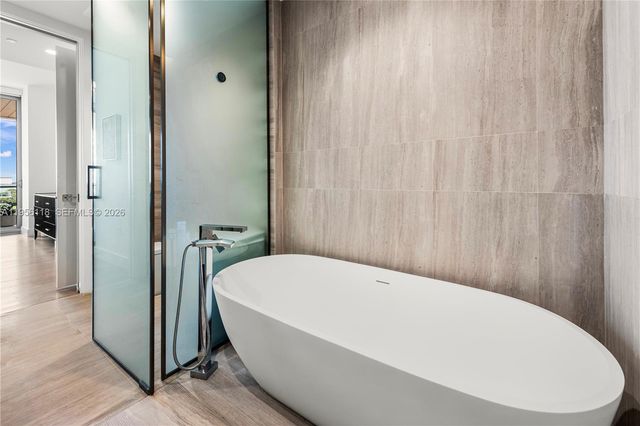 5775 Collins Ave 1405, Miami Beach, FL 33140