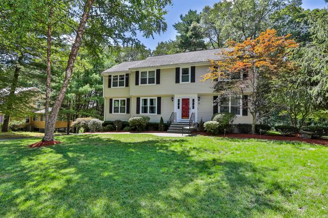 22 Cathedral Circle, Nashua, NH 03063