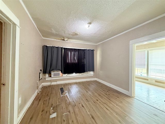 900 W Central Avenue, Fort Worth, TX 76164