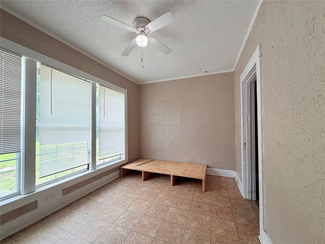 900 W Central Avenue, Fort Worth, TX 76164