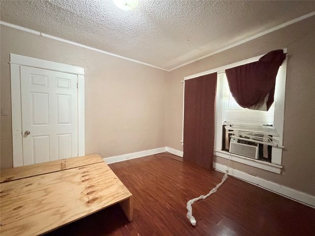 900 W Central Avenue, Fort Worth, TX 76164