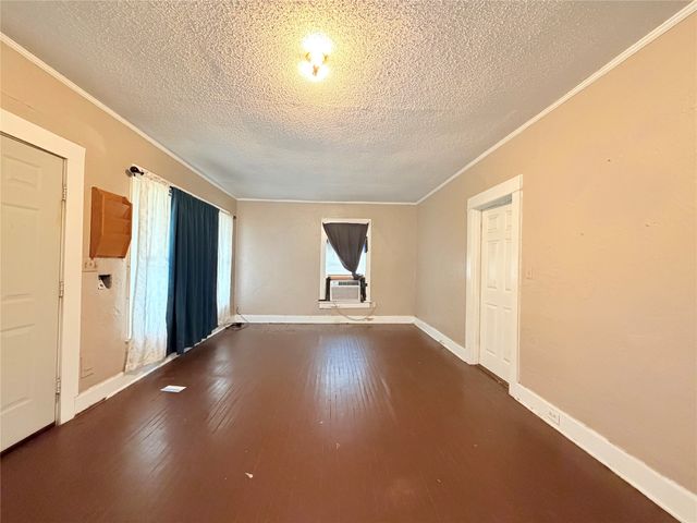 900 W Central Avenue, Fort Worth, TX 76164