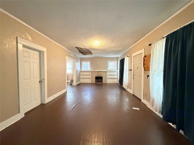 900 W Central Avenue, Fort Worth, TX 76164