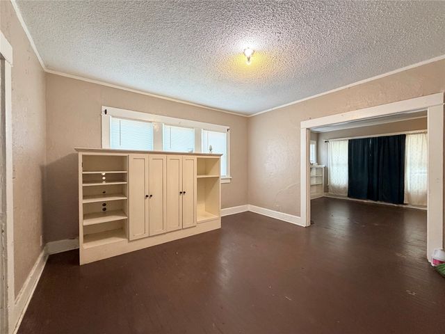 900 W Central Avenue, Fort Worth, TX 76164
