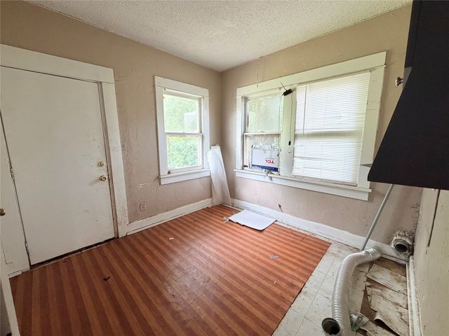 900 W Central Avenue, Fort Worth, TX 76164