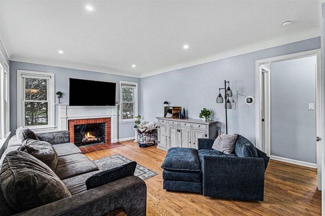 1801 Cayuga Place, Ann Arbor, MI 48104