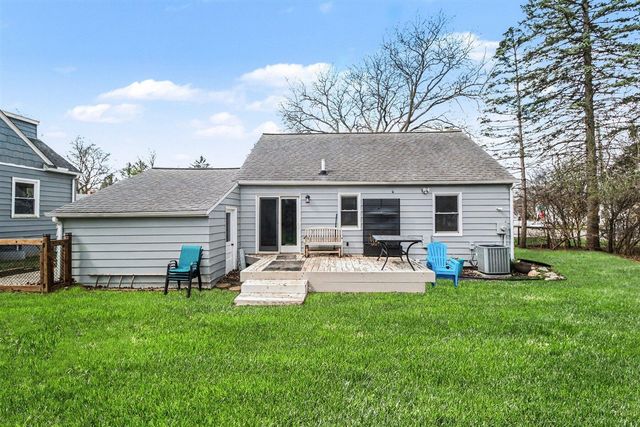 1801 Cayuga Place, Ann Arbor, MI 48104