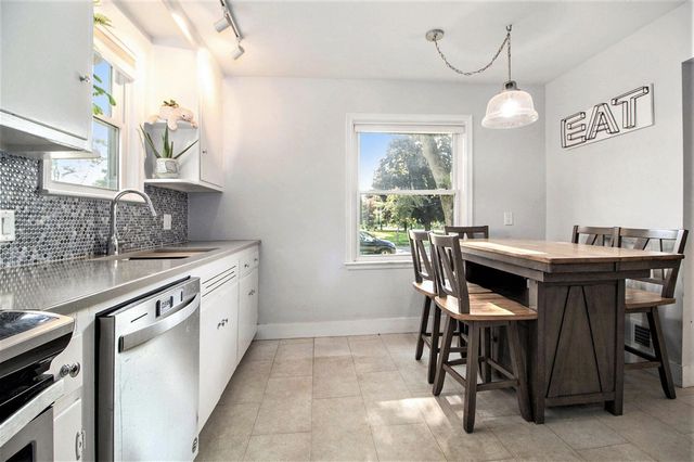 1801 Cayuga Place, Ann Arbor, MI 48104