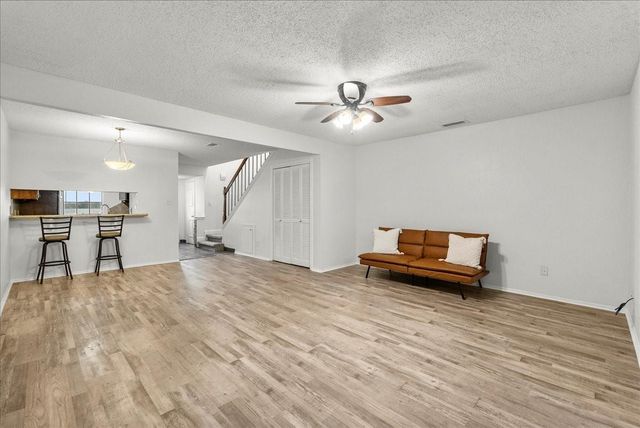 8908 Glacier Avenue, Texas City, TX 77591